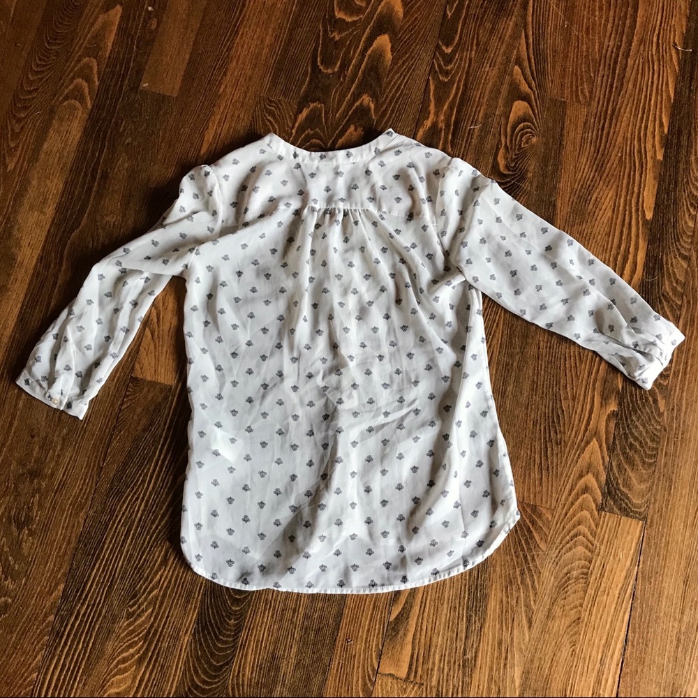🌾 EUC 🌾 H&M B/W Ruffle Button Down - Picture 6 of 6